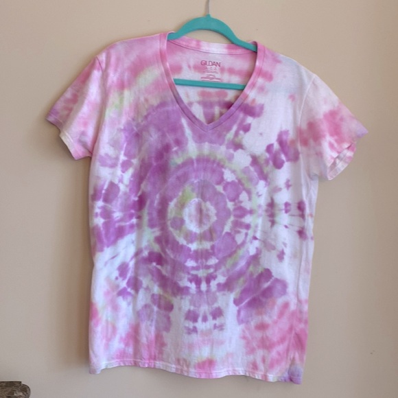 Gildan Tops - Gildan cotton tie-dyed Tee